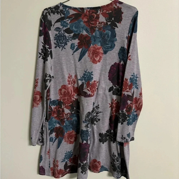 Chico's Rose Tunic Top High Low Grey Floral Size 1 Medium Kangaroo Pocket - Picture 3 of 8
